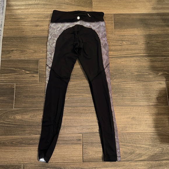 Lululemon Speed Tight Kill the Lights Reflective Reptile size 6 - Picture 3 of 5